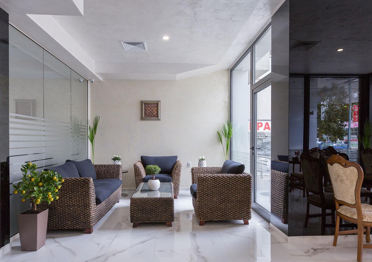 Hotel Capri พลอฟดิฟ ภายนอก รูปภาพ