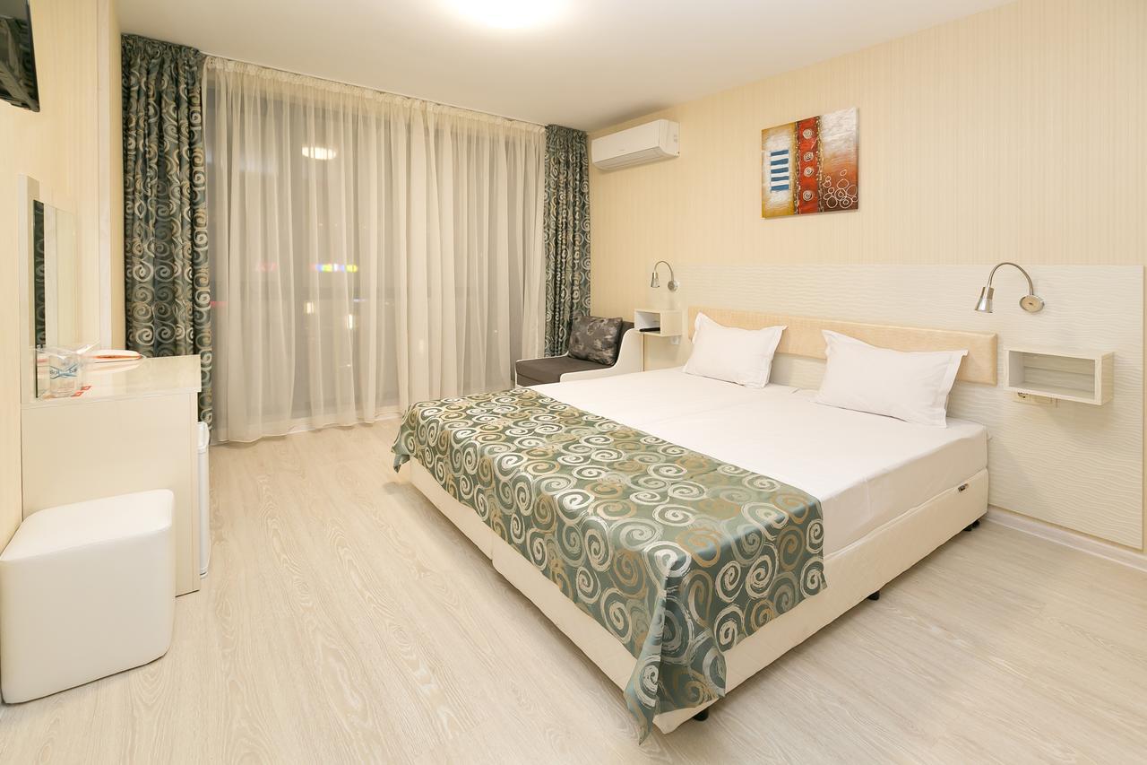 Hotel Capri พลอฟดิฟ ภายนอก รูปภาพ